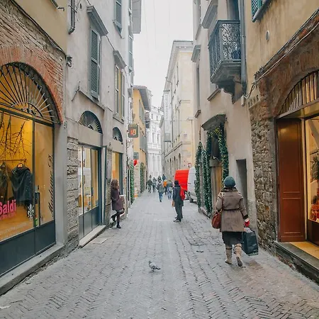 Arlecchino Apartment *